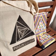 Triangulum, di Masande Ntshanga, più shopper triangoli